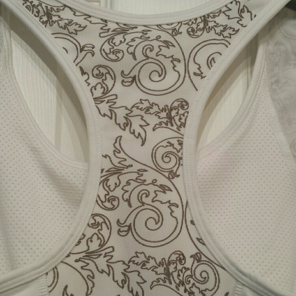Cute Reebok Gym Top - Picture 4 of 5